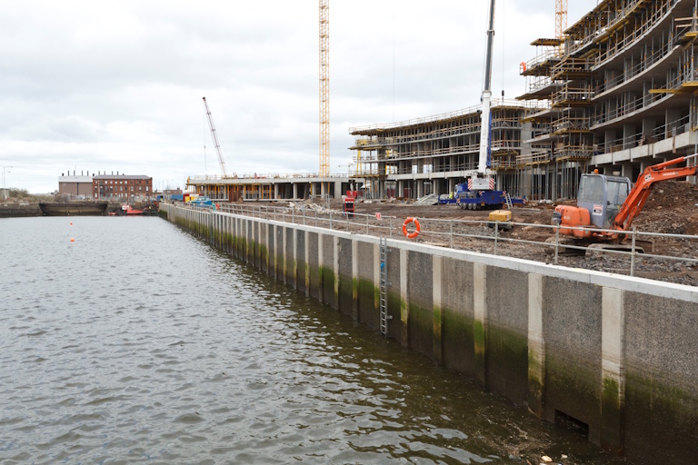 Port quay wall and berth construction