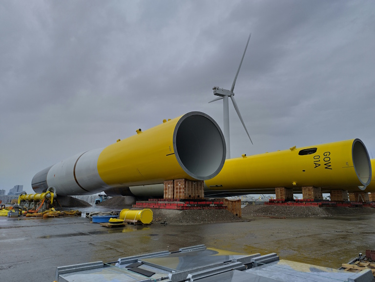 Wind turbine construction and erection