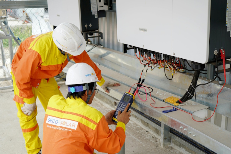 Renewable energy operations and maintenance team